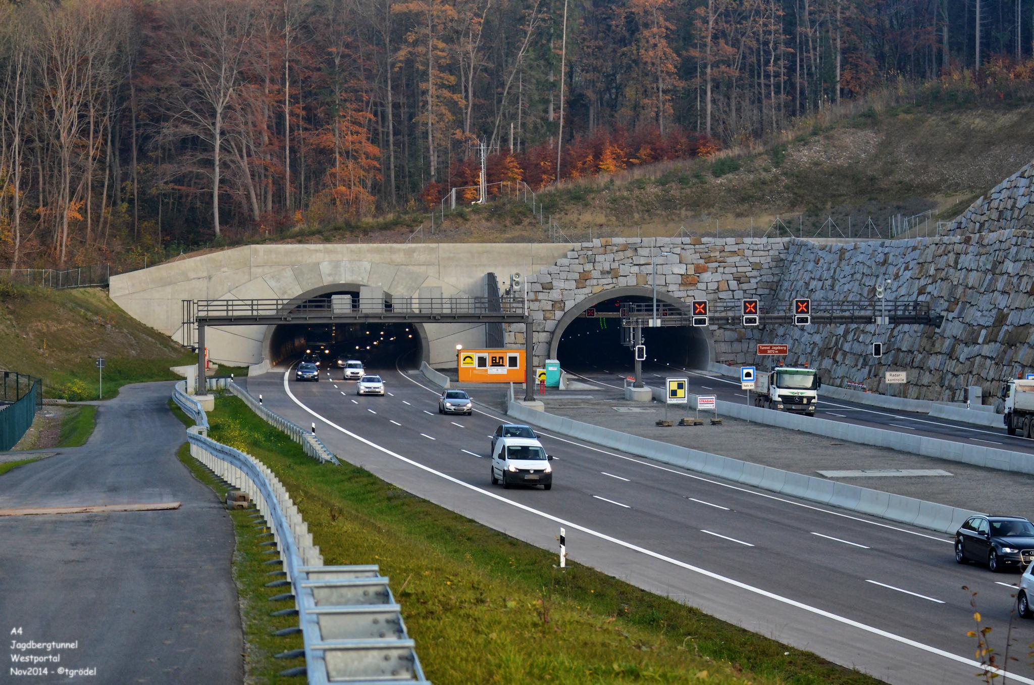 Ein-/Ausfahrt Der A 4 In Den Jagdbergtunnel: Wanderungen Und Rundwege ...