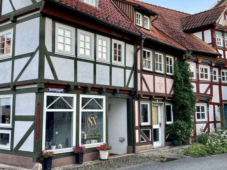 Fachwerkhäuser im Knickhagen Wanderungen und Rundwege komoot