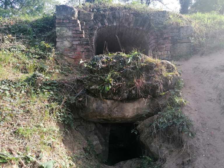 Peklo Grotte: Mountainbike-Touren und -Trails | komoot