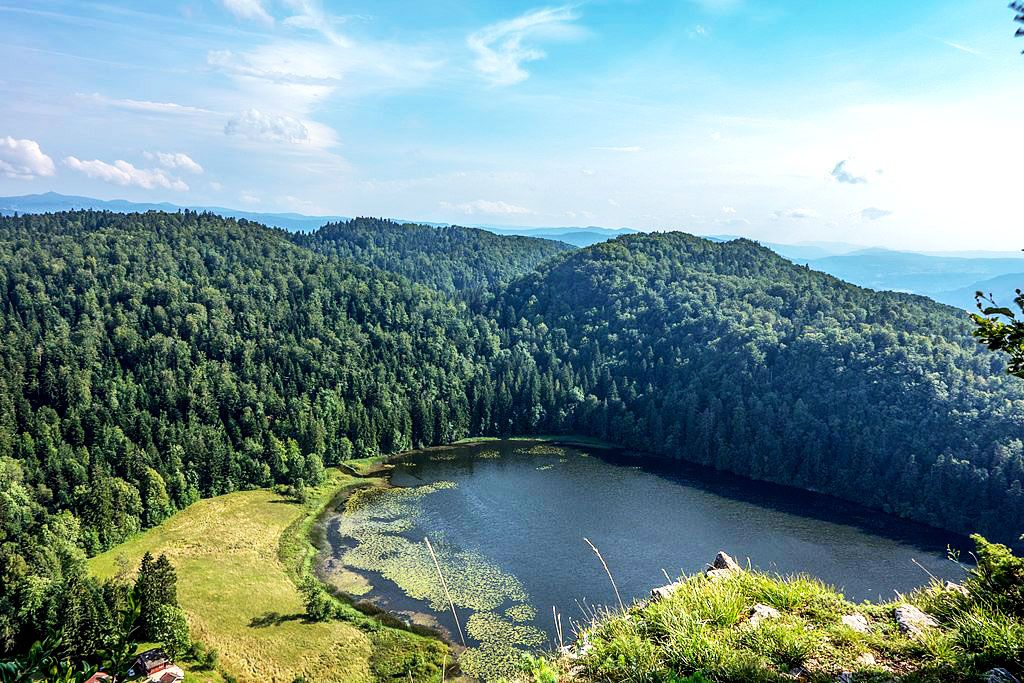 Le GR 9, du Jura à la Méditerranée — La traversée des contrastes ...