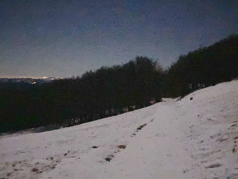 Un trekking per ammirare l'alba dai Prati della burraia: e si finisce con  il brindisi di Natale