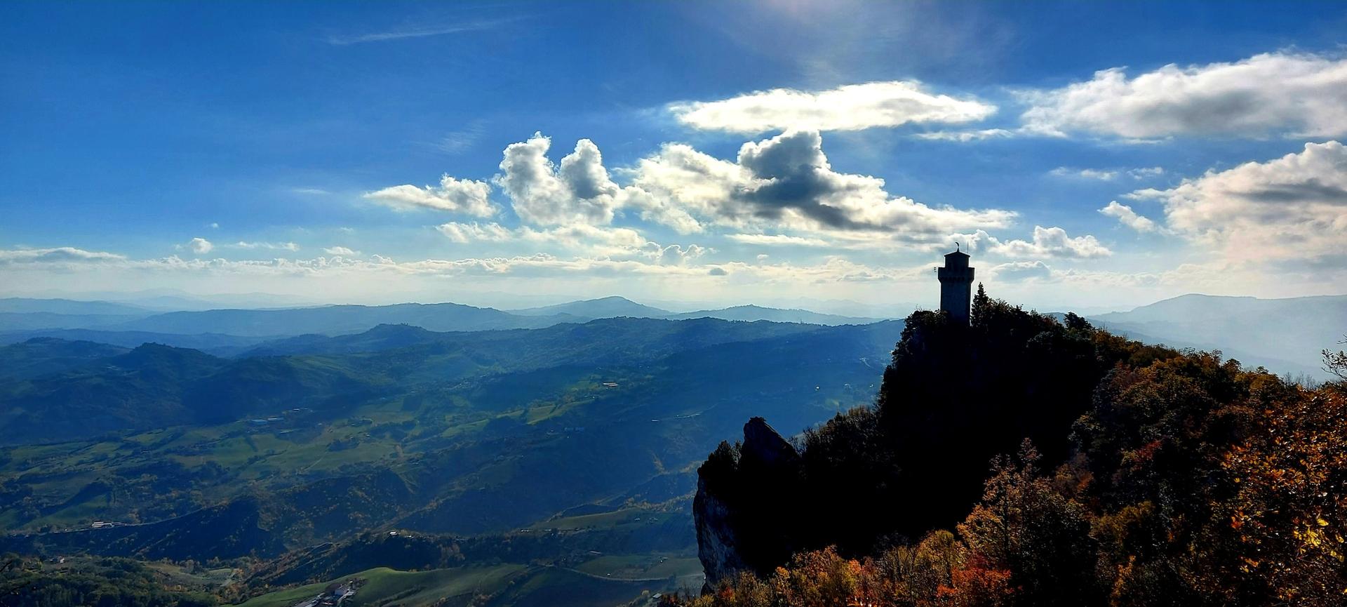 VIVACEMENTE il giornalino del cuore e della mente: Caccia all'intruso, image size:1920x865