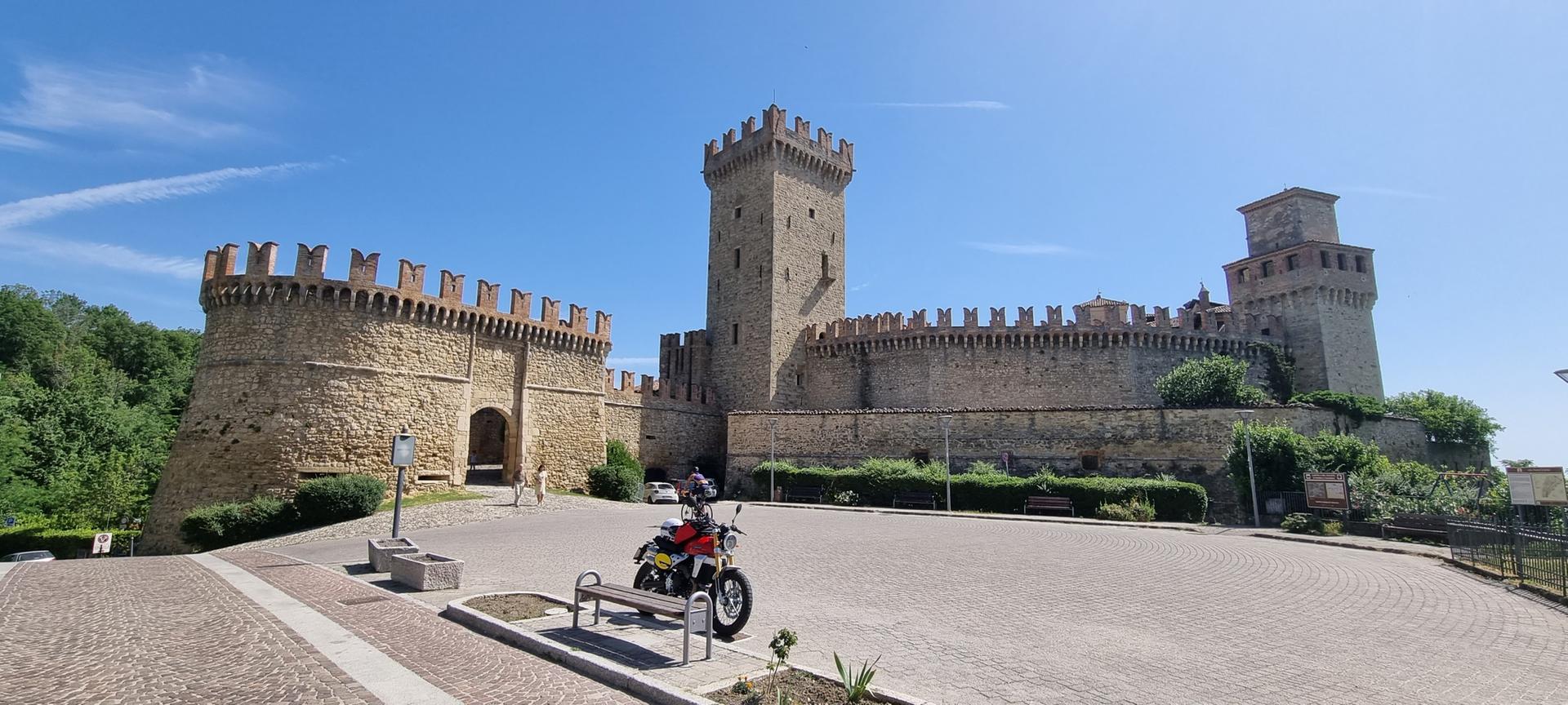 Attractions and Places To See around Lugagnano Val D'Arda - Top 20 | Komoot, image size:1920x864