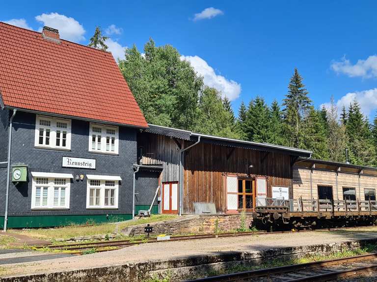 Bahnhof Rennsteig – Wander- & Radrouten | Komoot