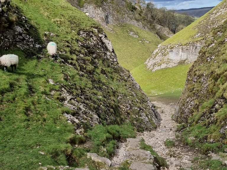 Top of Cave Dale Routes for Walking and Hiking | Komoot