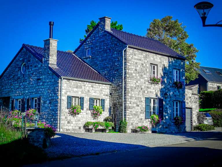 Mozet - un des plus beaux Villages de Wallonie - Itinéraires de rando ...