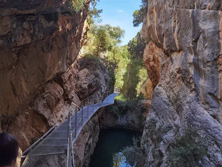 Embalse del Arquillo de San Blas por el Camino Natural del Guadalaviar ...