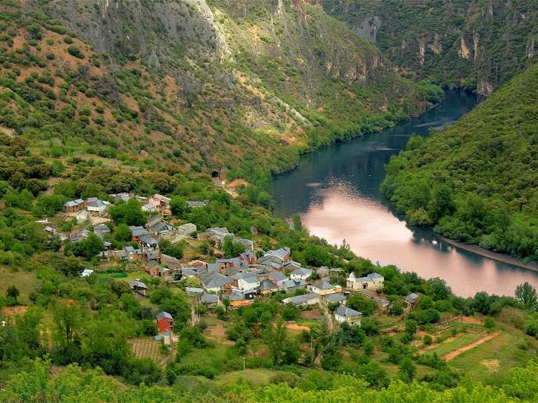 Sierra da Encina da Lastra circular desde el Embalse de Penarrubia