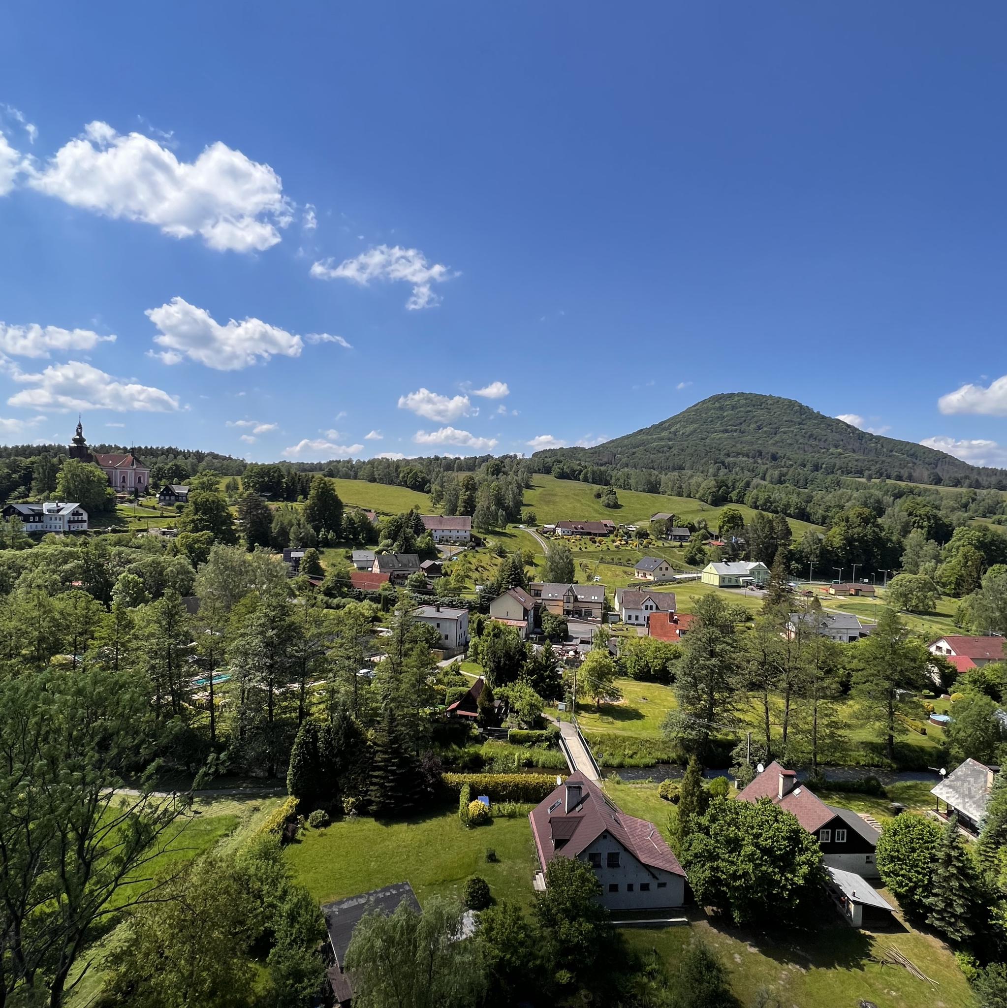 Ausblick Zum Dorf Srbská Kamenice: Wanderungen Und Rundwege | Komoot