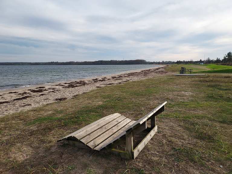 Høll Strand – Wanderungen & Anfahrt | Komoot