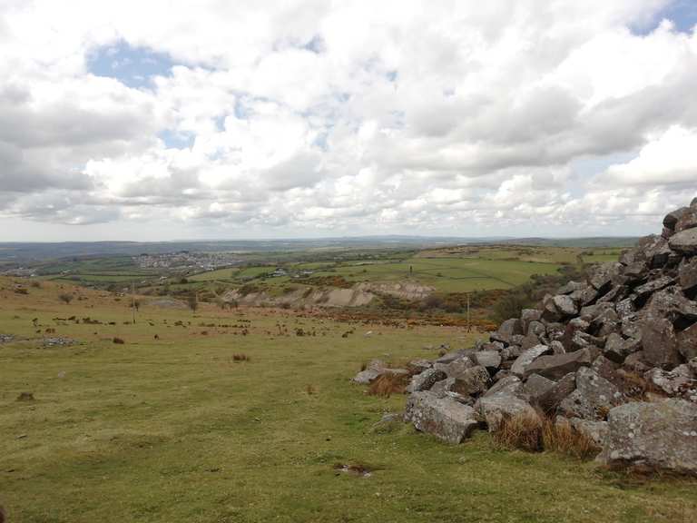 Goldiggins Quarry Routes for Walking and Hiking