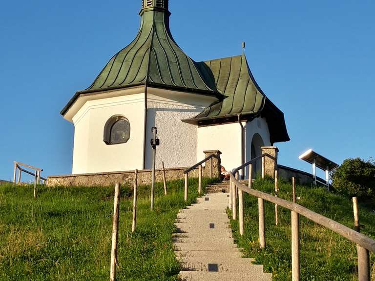 Kriegergedächtnis-Kapelle auf dem Kapellenberg in Bad Bayersoien ...