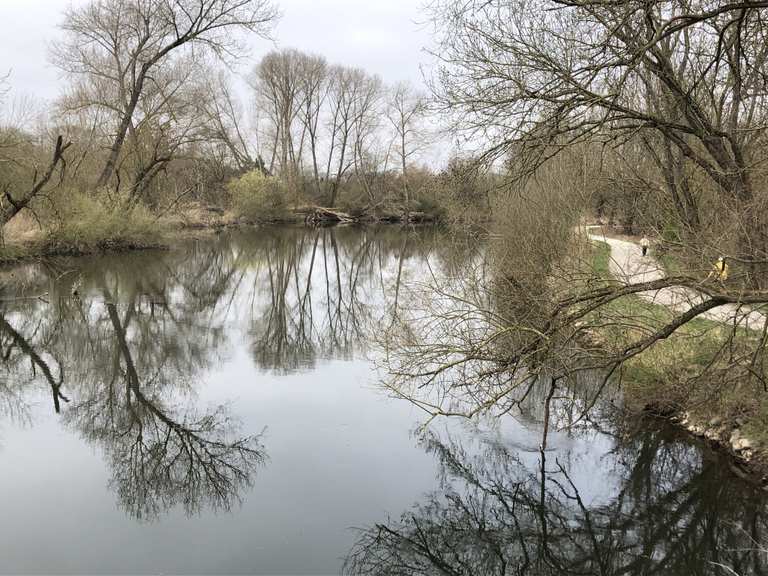 An der Leine ist es immer wieder entspannend Itinéraires de rando et