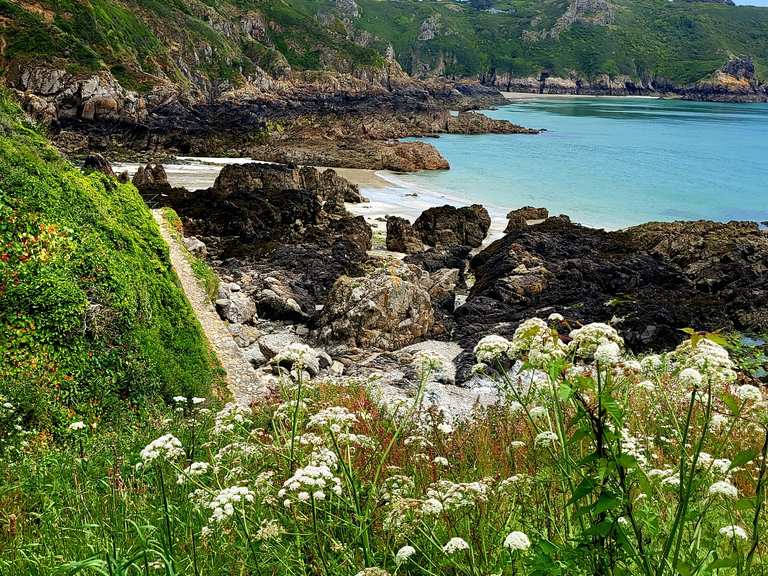 Steps to Le Petit Port Bay- Guernsey 