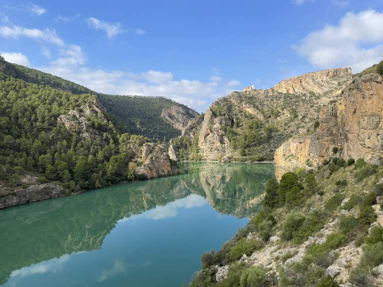 La hoz del río Júcar — Embalse del Molinar y la sierra del Boquerón ...