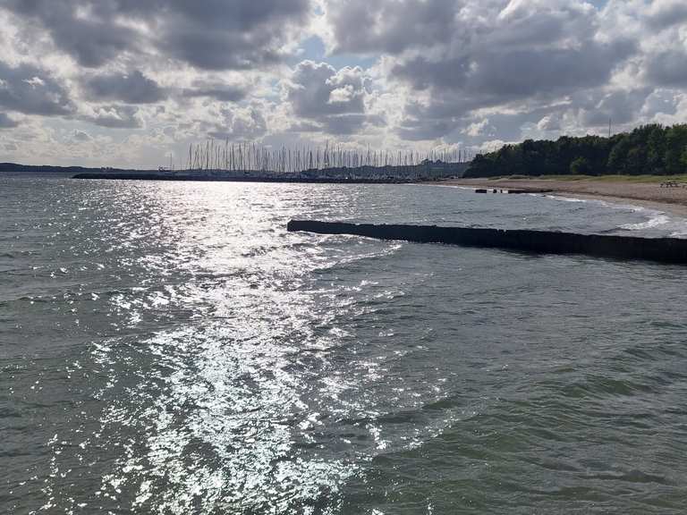 Den Sorte Strand Schwimmsteg: Wanderungen und Rundwege | komoot
