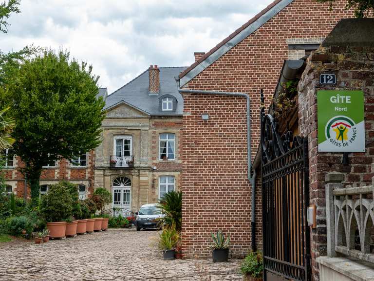 Le château de Romeries Radtouren und Radwege komoot