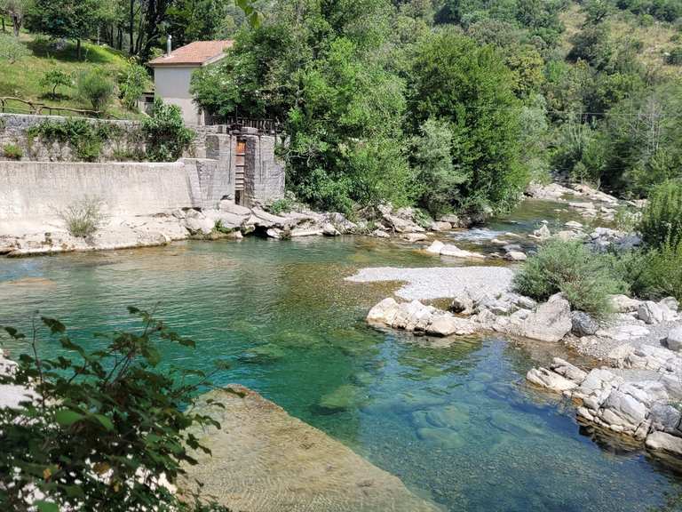 In the gorges of the Calore River, Felitto and Roccadaspide - ring tour ...