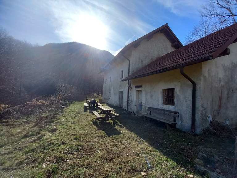 Sentier de la Cascade du Serpent et Cascina Troia (via Route 112 ...