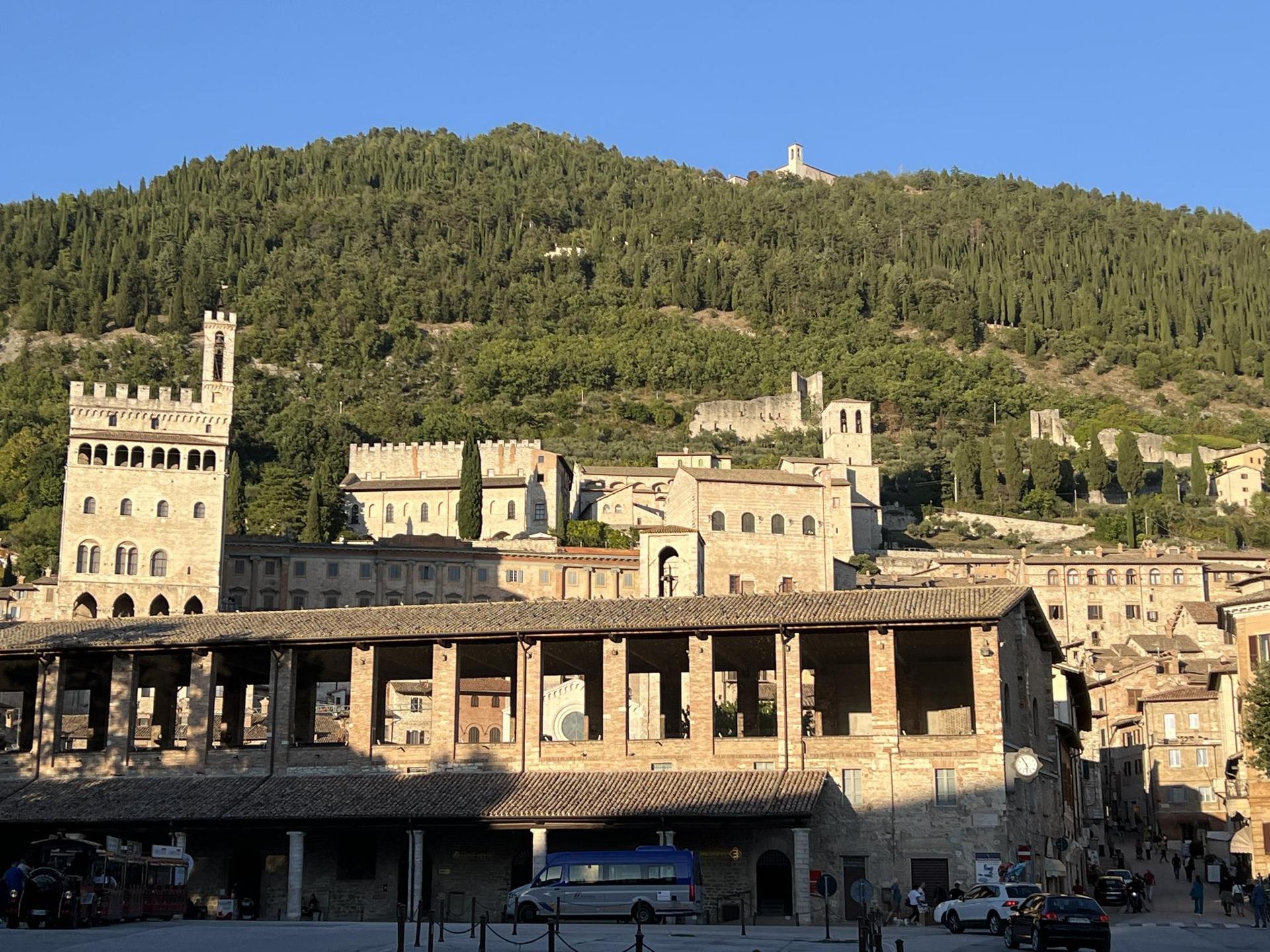 La Fontana del Bargello e la patente del matto di Gubbio – Turista a Due  Passi Da Casa, image size:1920x1440