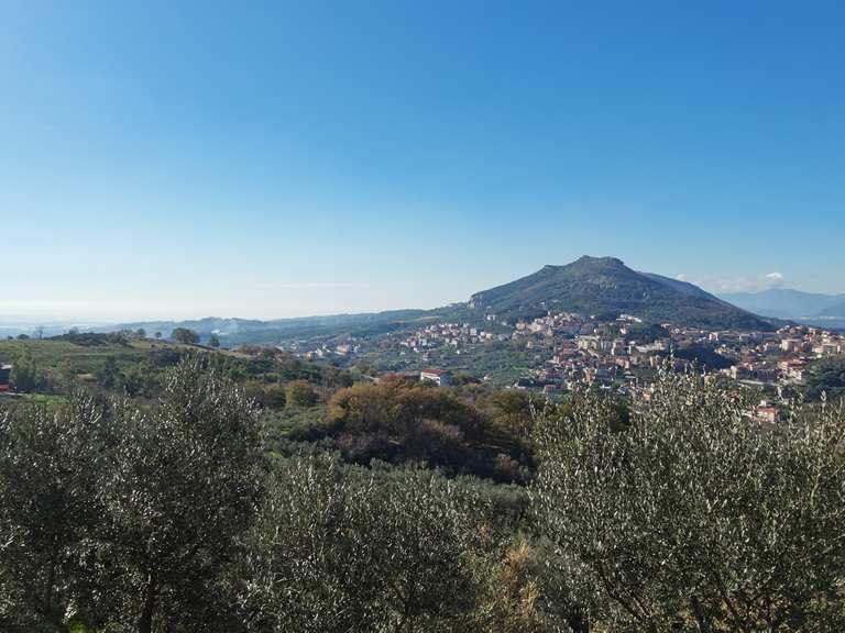 Giro ad anello nel Parco Regionale dei Monti Picentini da Giffoni Valle