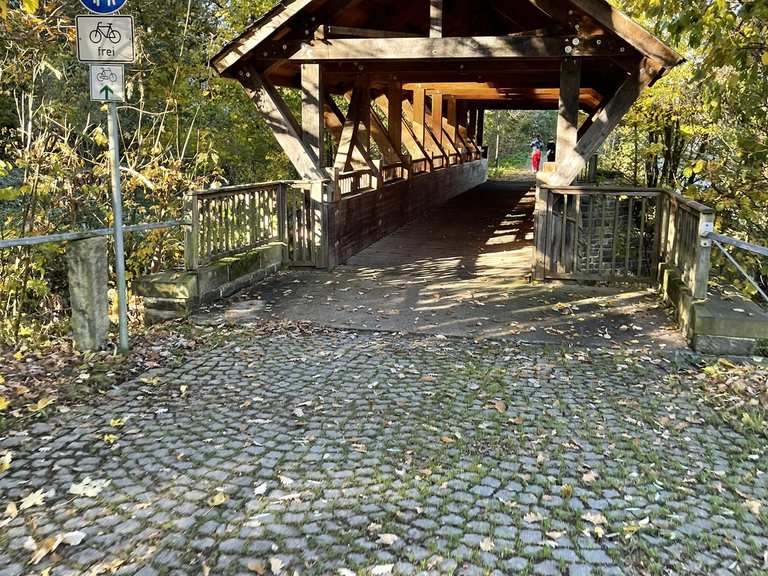Überdachte Holzbrücke MountainbikeTouren und Trails komoot