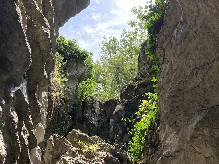 Presqu'île de Casteljau et La Grotte du Renard – loop in the Adhesion ...