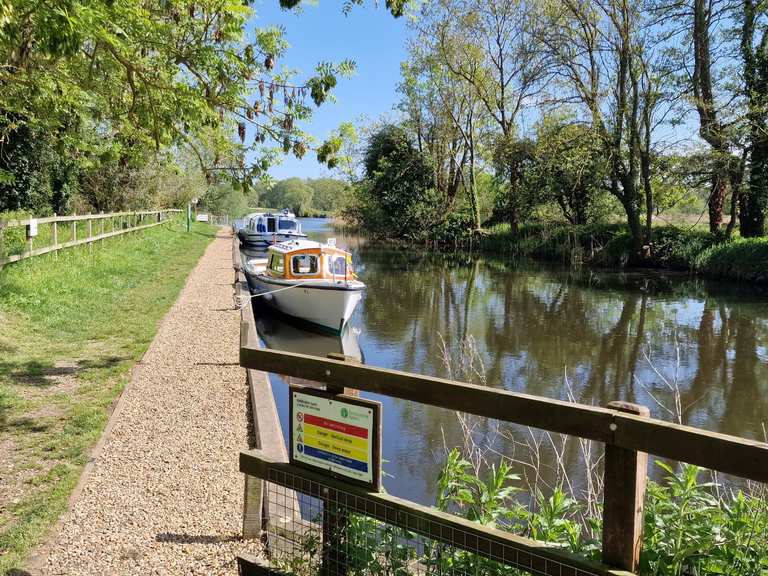 The Locks Inn, Lock's Ln, Beccles NR34 0HW near Geldston Cycle Routes