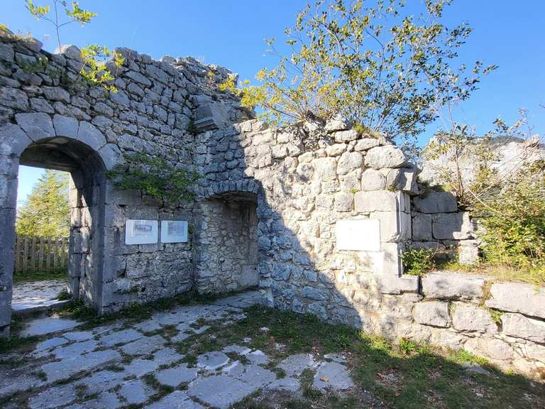 Ruine du château de Montbel Wanderungen und Rundwege komoot