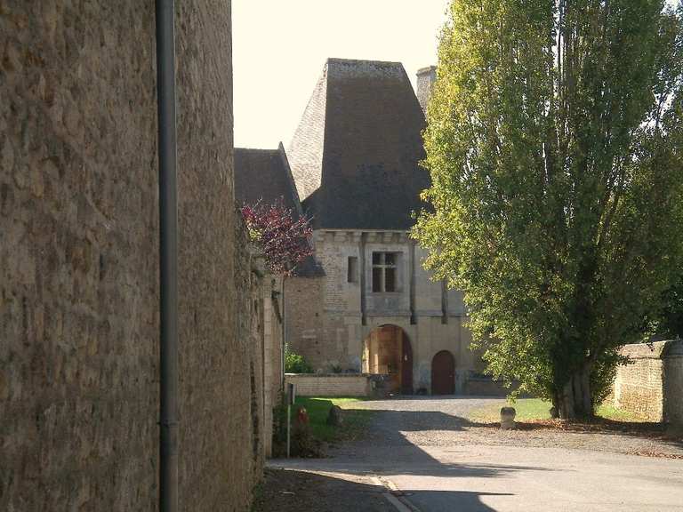 Heritage and castles in the Laize valley — loop from Laize-Clinchamps ...
