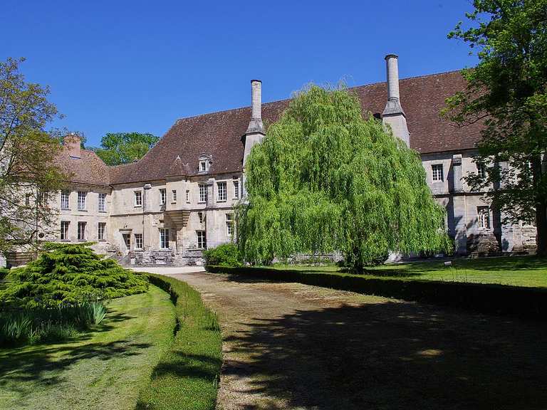 Mont Pagnotte by the Abbaye royale du Moncel — loop from Pont-Sainte ...