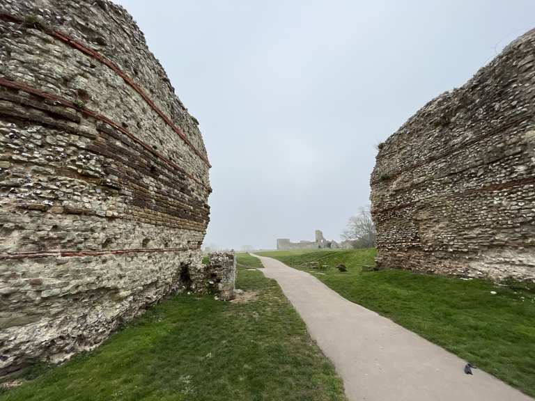 Pevensey Castle & Roman Fort loop via Beachlands | hike | Komoot