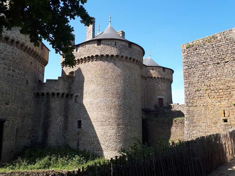 Château fort de Lassay-les-Châteaux