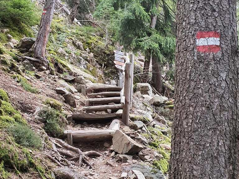 Steiler Anstieg nur für trittsichere Wanderer: Wanderungen und Rundwege ...