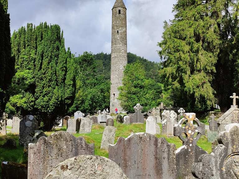 Spinc und die Weiße Route von Glendalough — Wicklow Mountains National ...