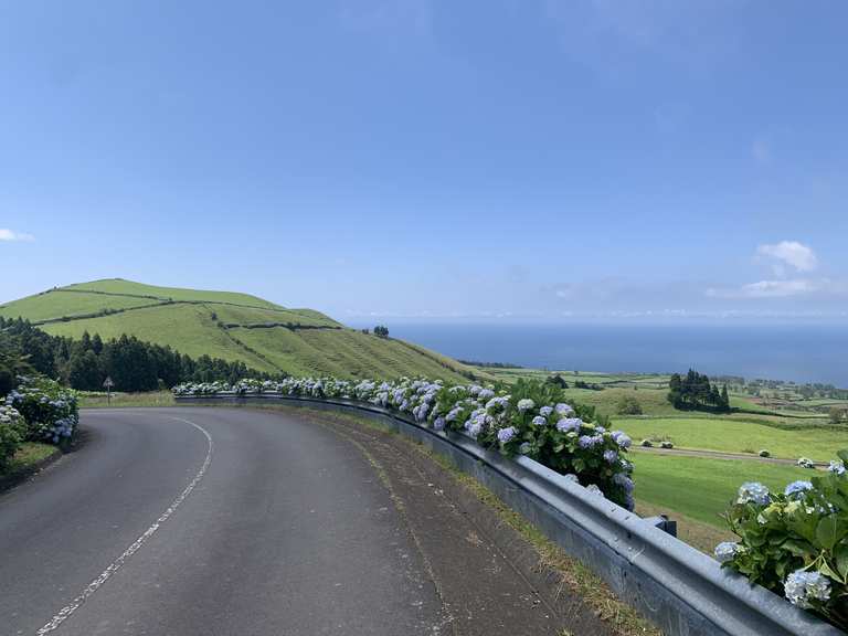 Ascent of Lagoa do Fogo — circular route on the Island of São Miguel ...