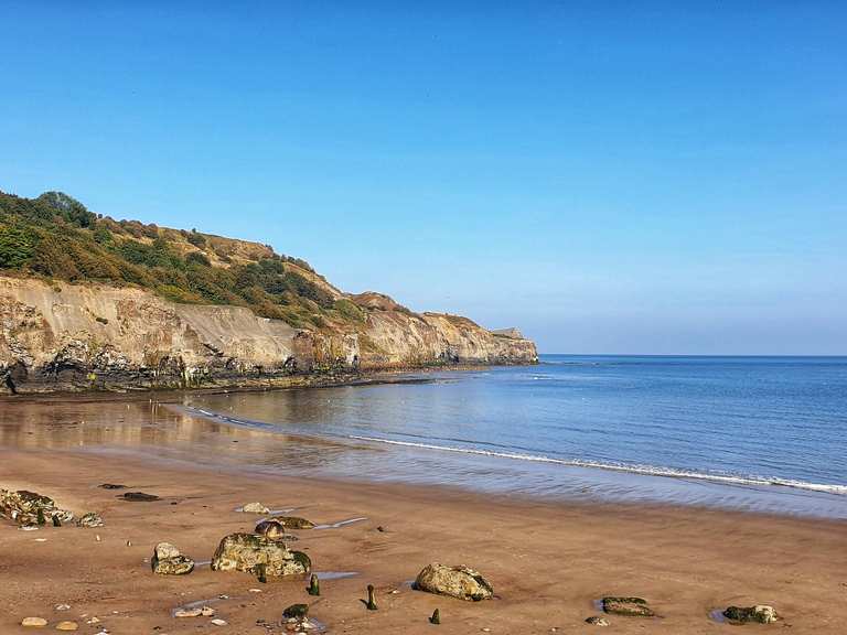 Sandsend Ness und Kirche St. Oswald Schleife von Sandsend — North York ...