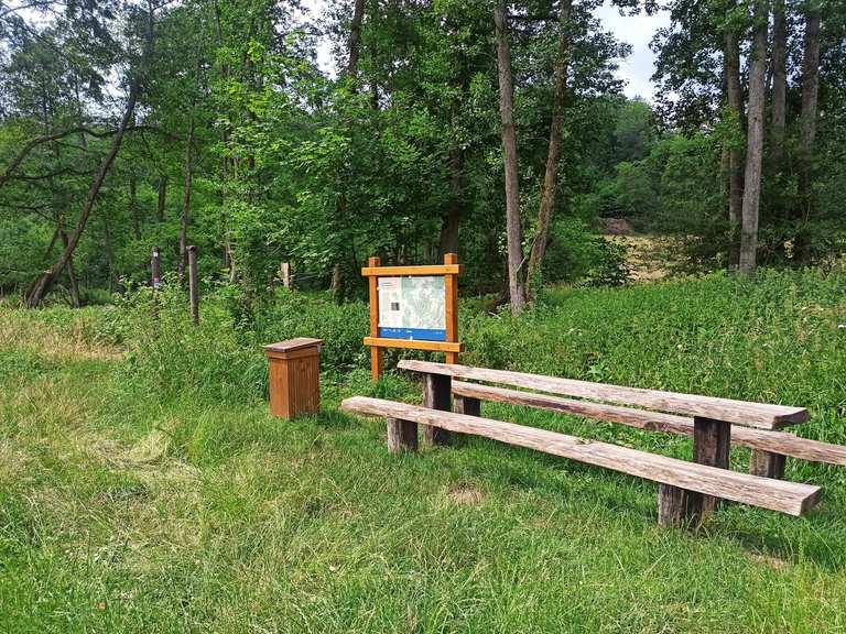 Ruheplatz mit Brücke Wanderungen und Rundwege komoot