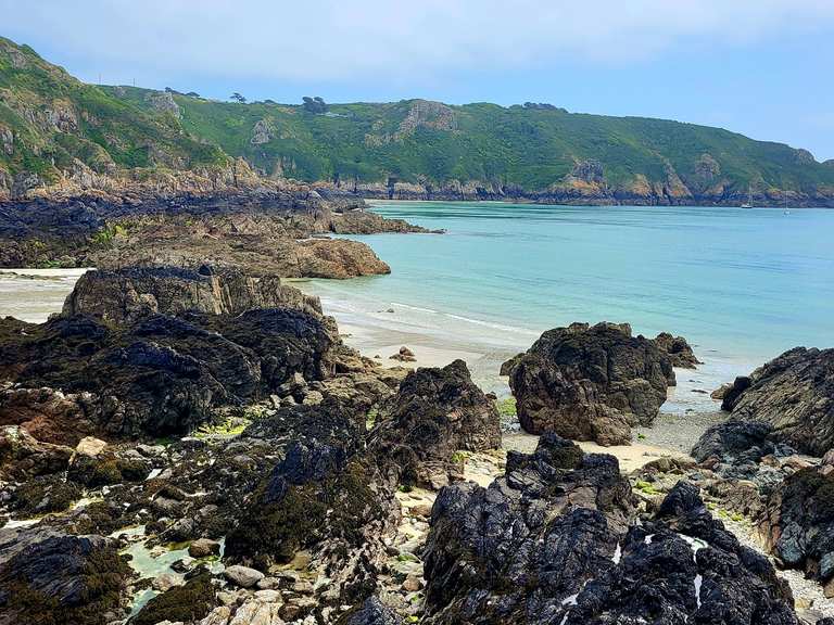 Steps to Le Petit Port Bay- Guernsey 