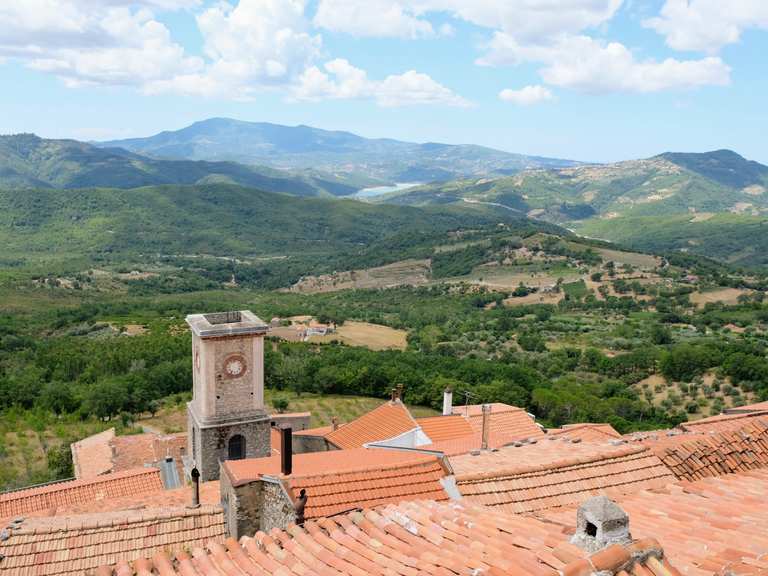In the gorges of the Calore River, Felitto and Roccadaspide - ring tour ...