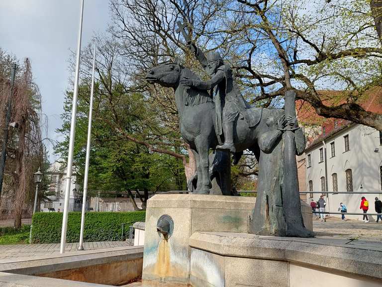 Bronze-Statue "Simpert von Augsburg": Wanderungen und Rundwege | komoot