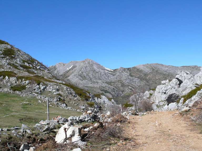 Peña Blanca, Pico Filera, Peña Negra y Peña Castillo – circuit depuis ...