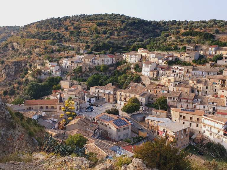 Castello di Condojanni e Sant'Ilario dello Ionio – loop tour | ride ...