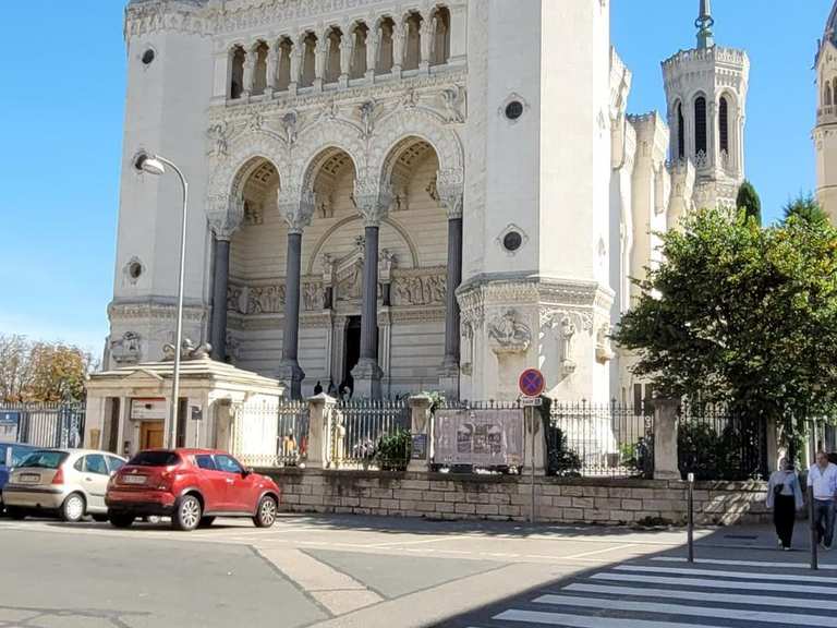 Place Antonin Gourju Routes for Walking and Hiking Komoot