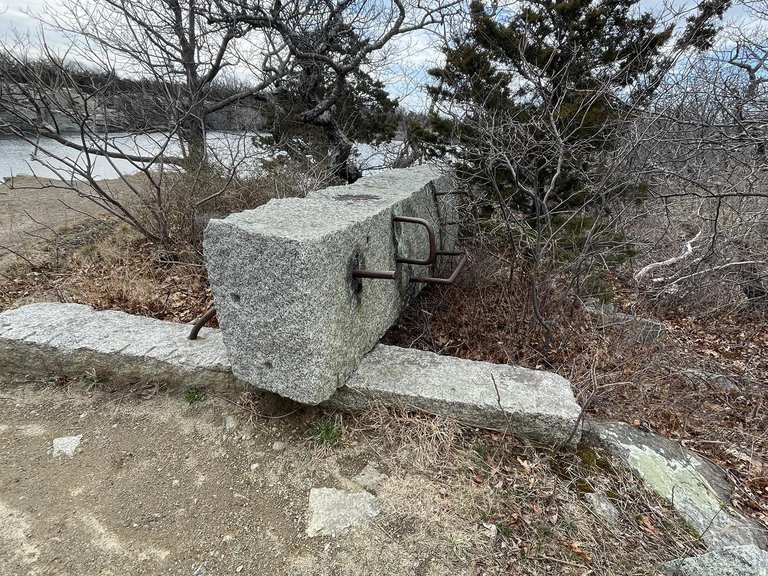 Old Quarry Pond at Halibut Point: Wanderungen und Rundwege | komoot