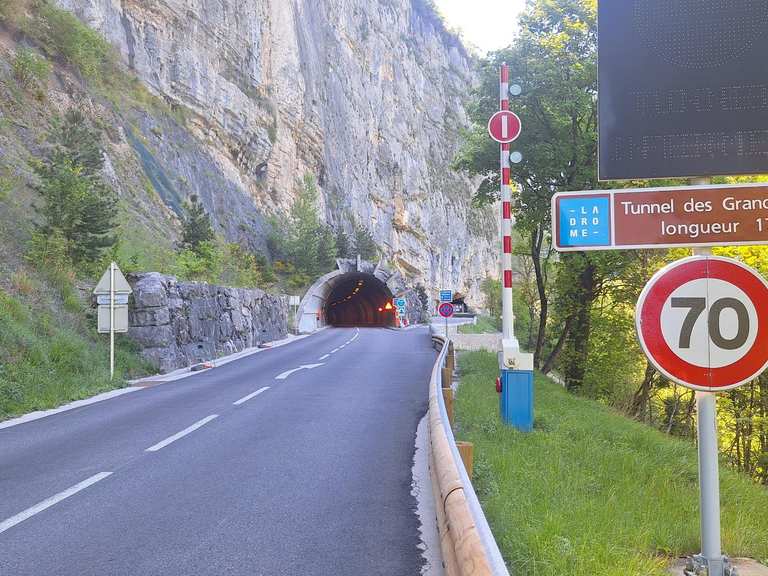 Tunnel des Grands Goulet long de 1710m. - Itinéraires vélo et carte ...