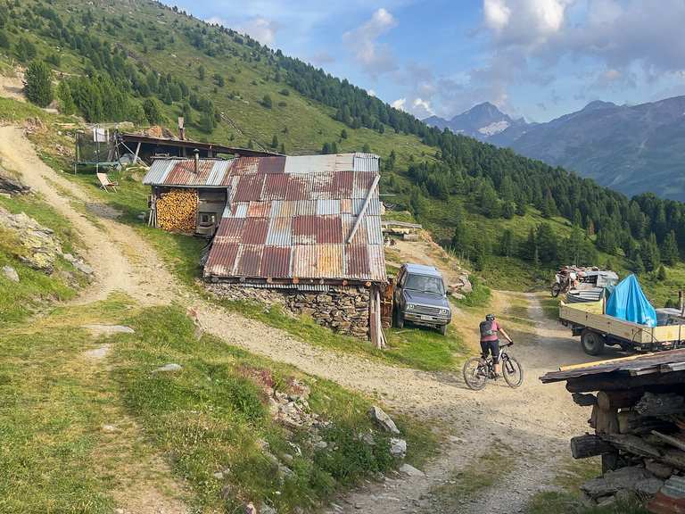 Baite Confinale-afdaling: MTB-routes en trails | Komoot