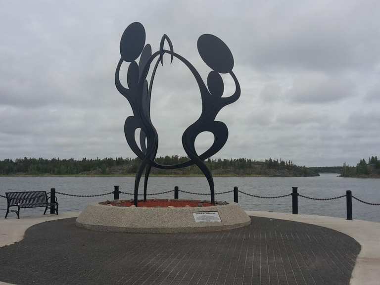 Somba K'e Civic Plaza Wanderungen und Rundwege komoot