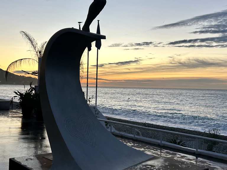 オブジェ Denkmal für die Opfer des 14. Juli 2016 – Wanderungen & Anfahrt