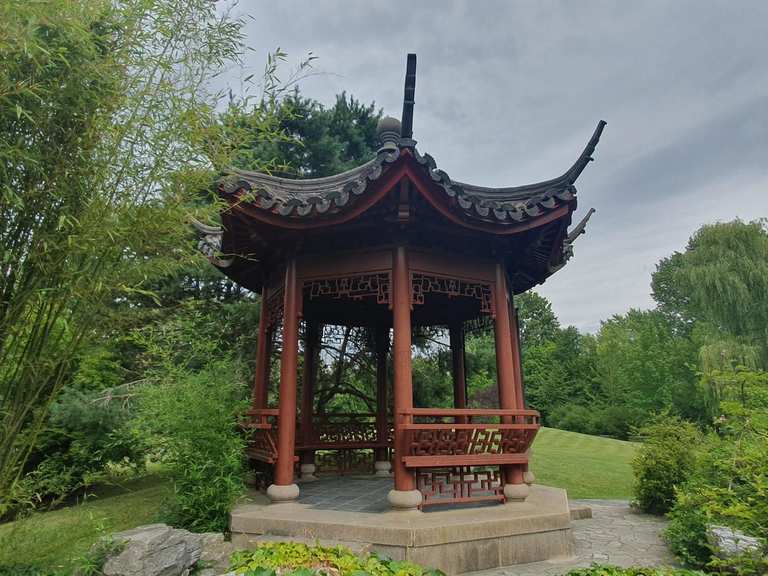 Teehaus im chinesischen Garten Routes for Walking and Hiking Komoot